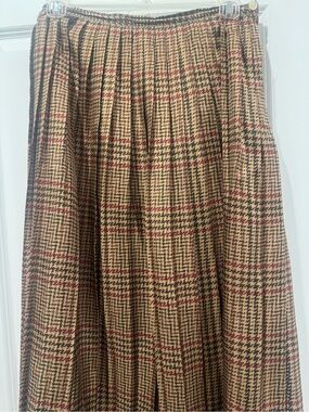 Ralph Lauren Pleated Houndstooth Skirt in Tan and Black with Burgundy Accents